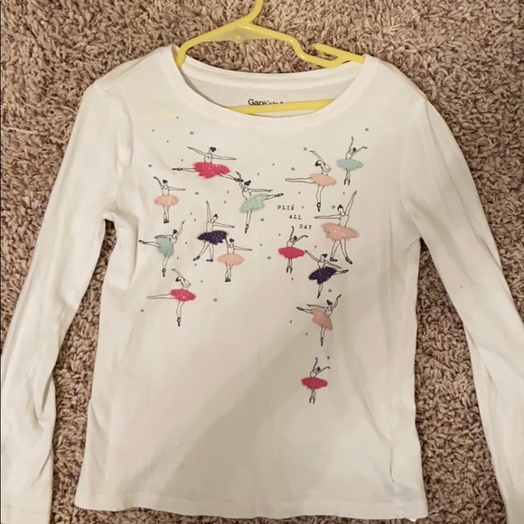 5 girls shirts. Small 6/7 - Picture 4 of 5